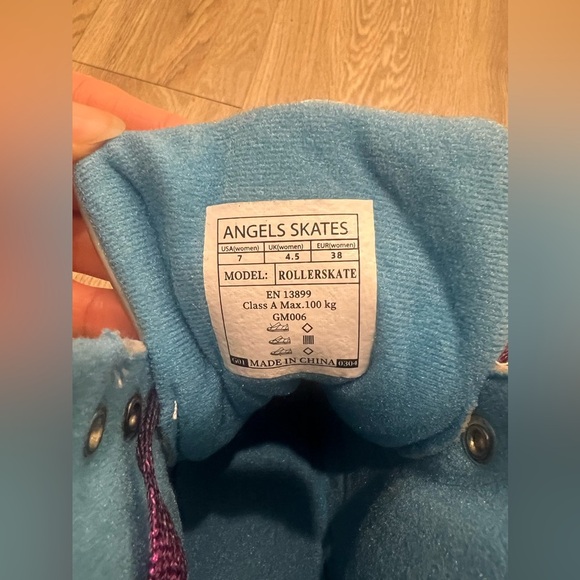 Angel’s Skates 
Purple Rain Size 7 - Picture 6 of 7